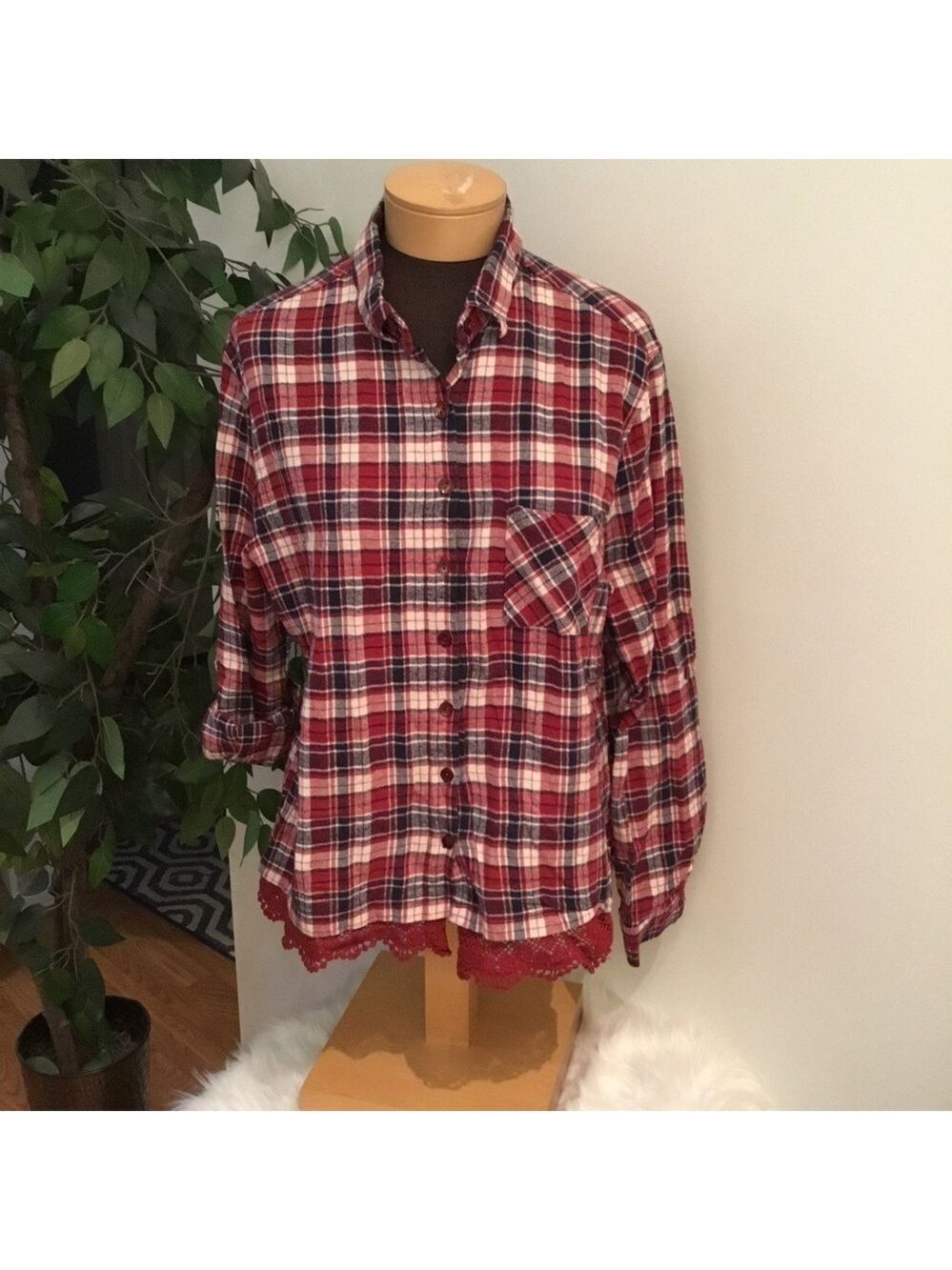 Starlet Woman’s XL flannel roll sleeve button down with crochet hem long…